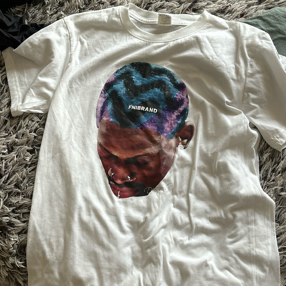 white graphic tee shirt